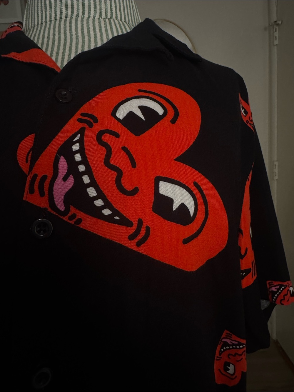 Keith Haring Heart Face Button Up Shirt Black Red Size S - Picture 2 of 6